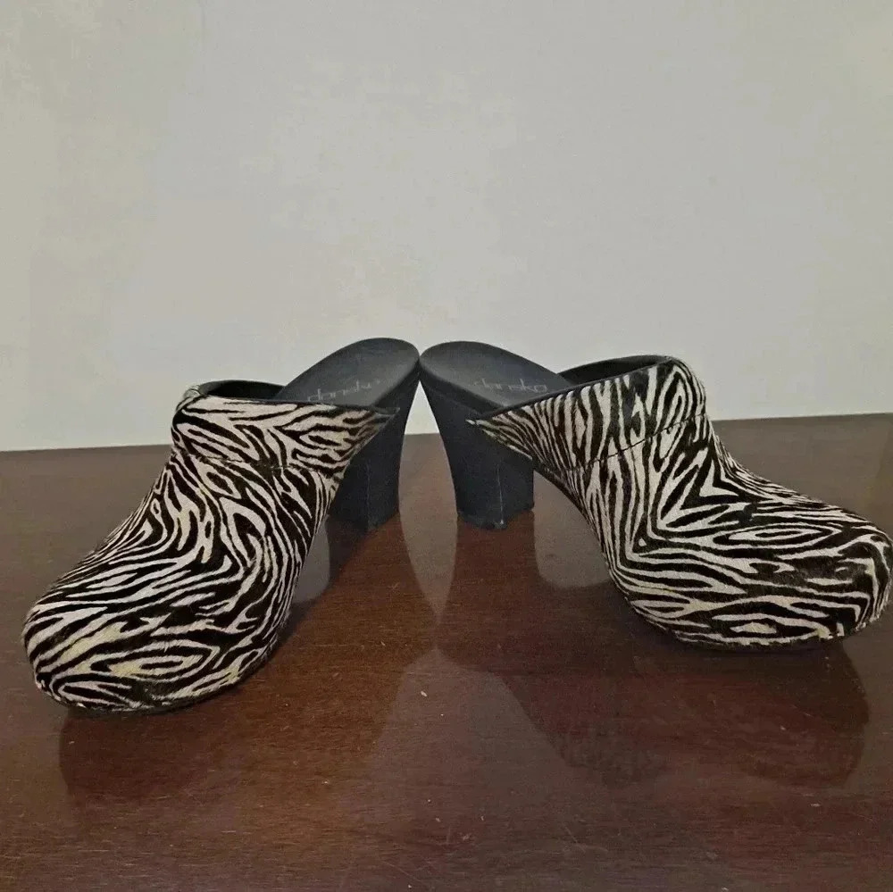 Dansko Clogs Zebra print Size 37 EUC - image 2